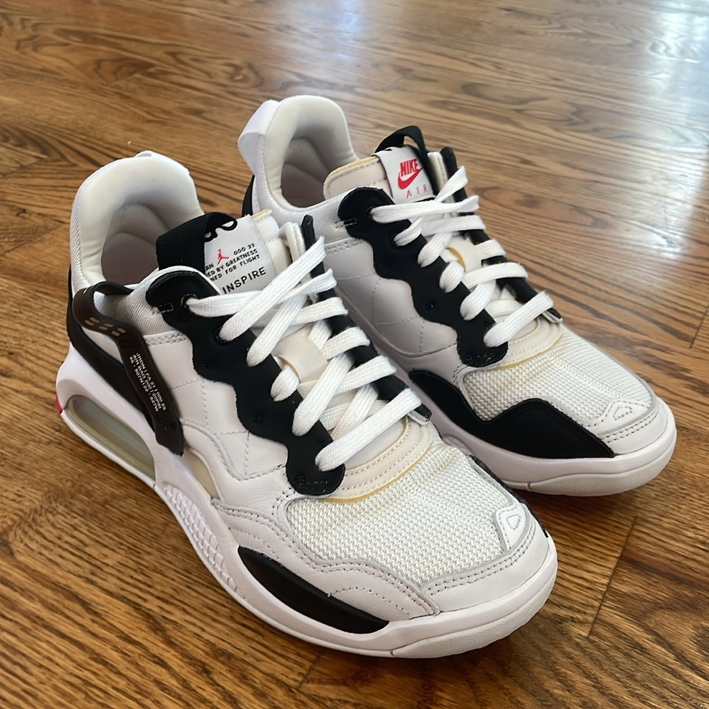 Jordan MA2 White/University Red/Black Trainer Sneakers. Size 8. - Picture 2 of 16